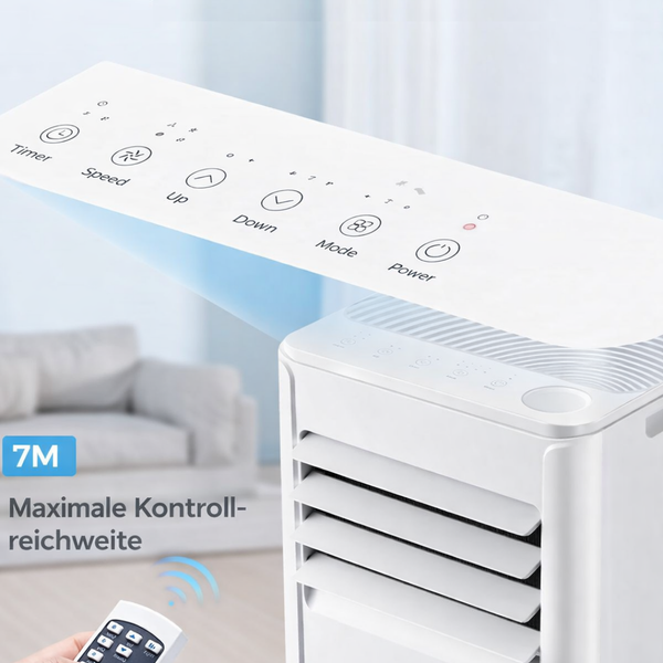 Mobiles Klimagerät mit Bedienfeld für Timer, Gebläse und Temperatur sowie Fernbedienung mit 7 Meter Reichweite in einem hellen Wohnzimmer.