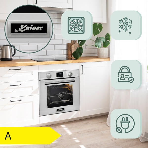 Einbau Backofen von Kaiser in einer modernen hellen Küche mit Symbolen für Lüfter, Auftaufunktion, Kindersicherung und Energieeffizienz A.