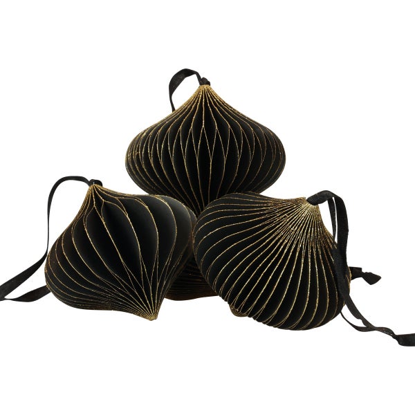 Drei dekorative Papieranhänger mit Bändern zum Aufhängen