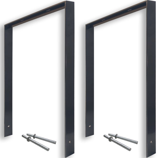 Zwei Torrahmen aus Metall mit Bolzen