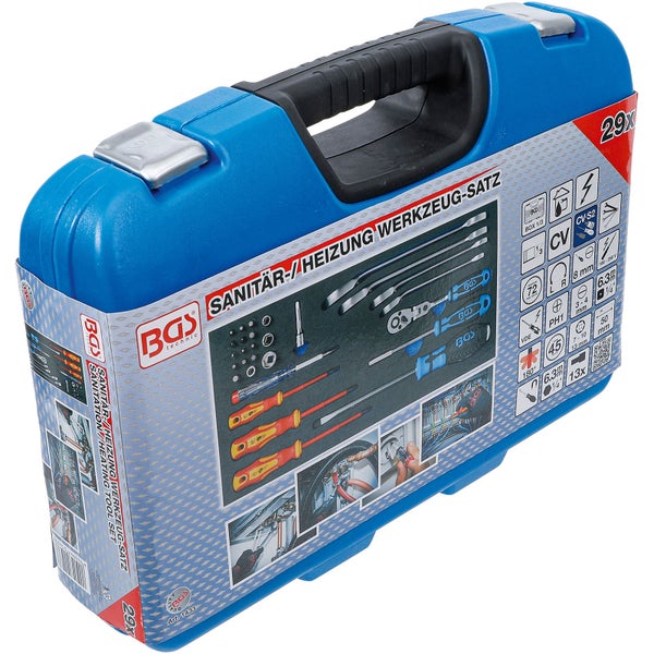 Geöffneter Werkzeugkoffer mit Schraubendrehern, Maulschlüsseln und Bits