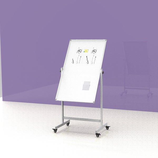 Mobiles Whiteboard mit Metallgestell auf vier Rollen und magnetischer Oberfläche.