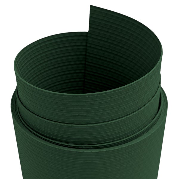 Aufgerollte Rasenkante aus Kunststoff zur Gartengestaltung