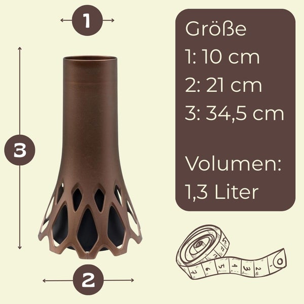 Größenangaben einer braunen Blumenvase: Durchmesser 10 Zentimeter, Breite 21 Zentimeter, Höhe 34,5 Zentimeter, Volumen 1,3 Liter