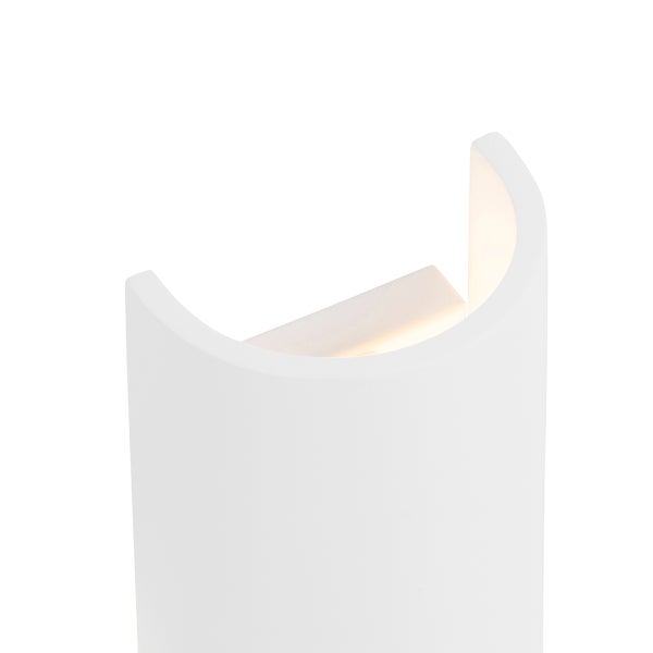 Weiße Wandleuchte im Halbkreisdesign