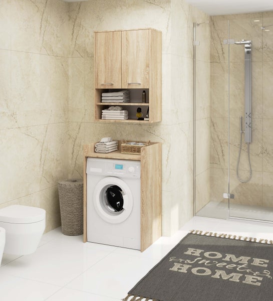 Badezimmer mit Waschmaschine, Waschbecken, Toilette, Dusche und Badezimmermöbeln in hellem Design