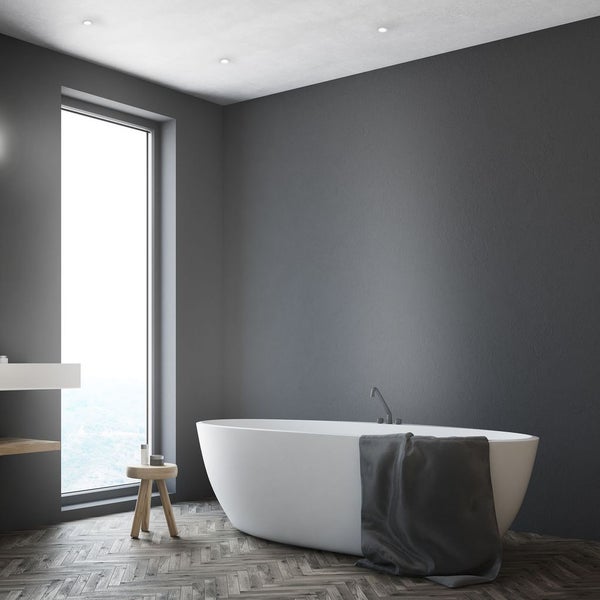 Runde Deckenleuchte im Badezimmer