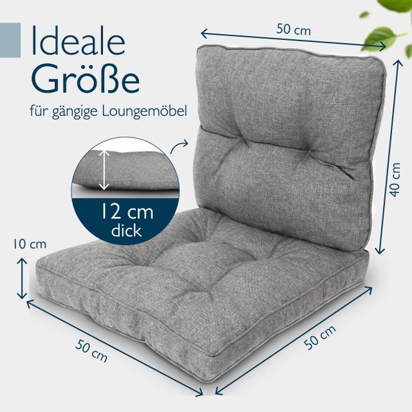 Graue Loungeauflage für Gartenmöbel mit Maßen: Sitzfläche 50 mal 50 Zentimeter, Rückenlehne 40 Zentimeter Höhe, Dicke 10 bis 12 Zentimeter.