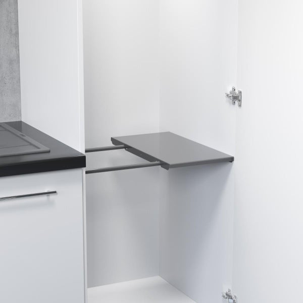 Schwenkbarer Auszugsboden für Küchenunterschränke mit Metallgestell.