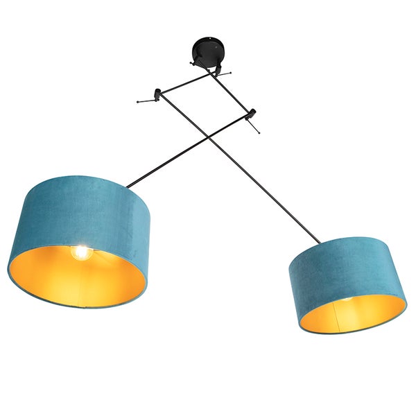 Zweiflammige Deckenleuchte mit verstellbaren schwarzen Metallarmen und blauen Stoffschirmen mit goldfarbener Innenseite.