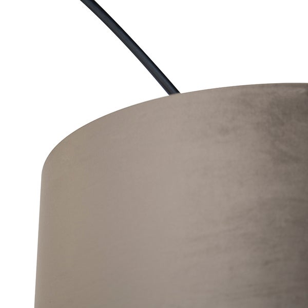 Detailaufnahme einer Pendelleuchte mit Stoffschirm