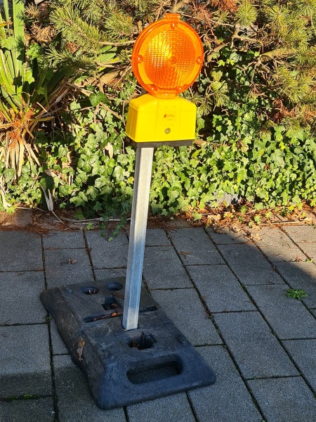 Baustellenleuchten Set UVWARN Warnleuchten gelb mit Batterien (High Power) / Set B mit 50 Ah / 2 Lampen + 2 Batterien