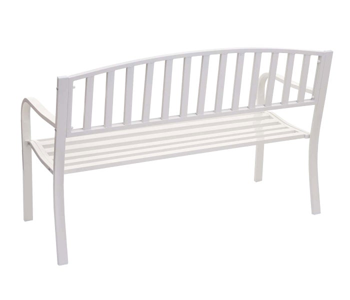 Weiße Gartenbank aus Metall mit Lattung an Sitzfläche und Rückenlehne.