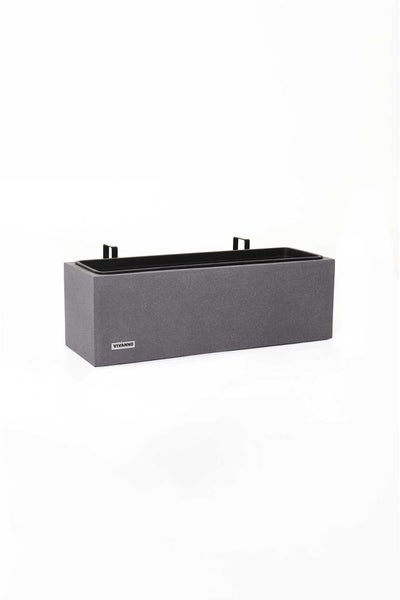 Vivanno Blumenkasten aus Fiberglas, rechteckig, grau, mit integrierter Halterung für Balkongeländer.