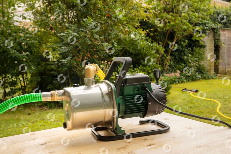 DAB GardenInox 82 M Gartenpumpe - 3.600 L/Std. - 850W - Förderhöhe 47m - Rostfreier Stahl - Inkl. Tragegriff - Bewässerungspumpe