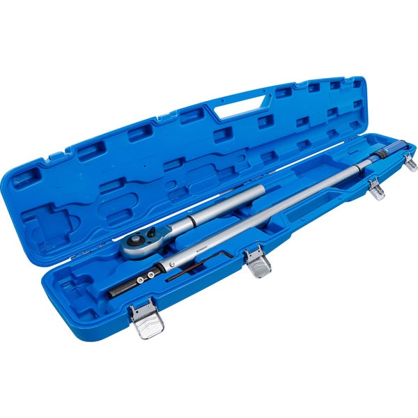 Drehmomentschlüssel mit Zubehör im blauen Koffer