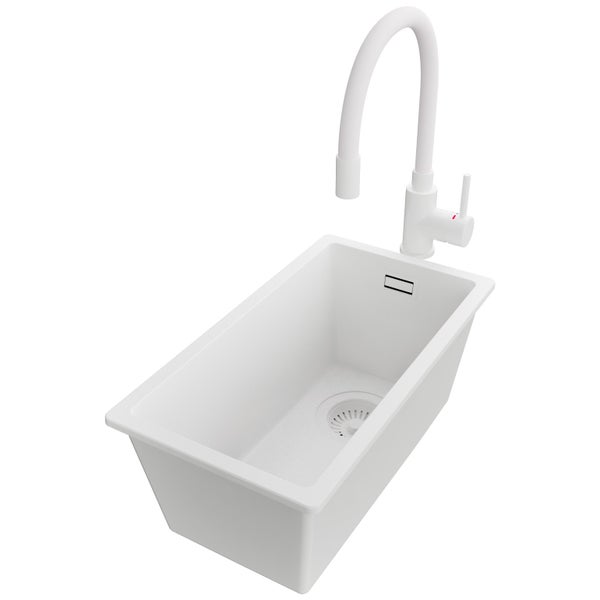 Spülbecken mit Armatur