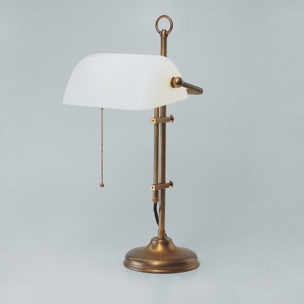 Tischleuchte im Banker-Stil mit Zugschalter