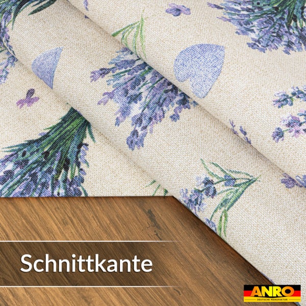 Wachstuch Meterware mit Lavendelstrauß und Herz Muster, strukturierte Oberfläche, Ansicht der Schnittkante. ANRO Logo.