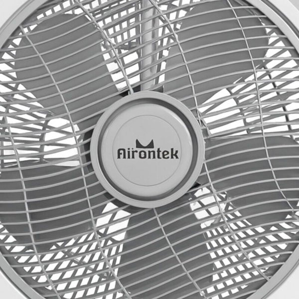 Detailaufnahme eines weißen Ventilators mit Schutzgitter, Lüfterflügeln und Airontek Logo.