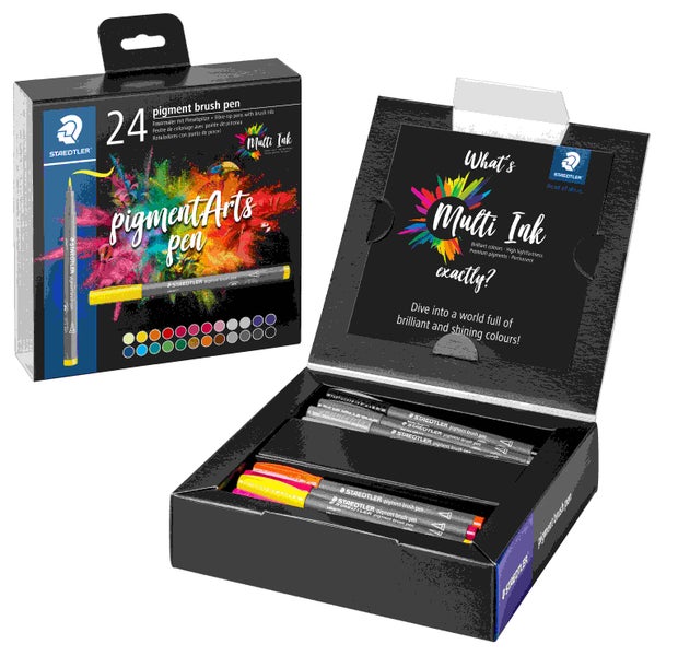 Staedtler Pigment Brush Pen Set mit 24 Stiften in geöffneter Verpackung