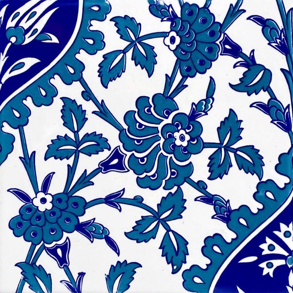 Dekorative Fliese mit floralem Muster