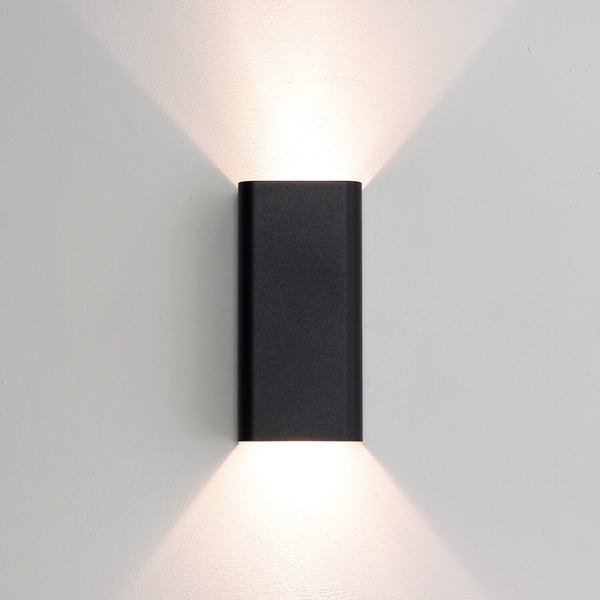 Rechteckige Wandleuchte mit Licht nach oben und unten