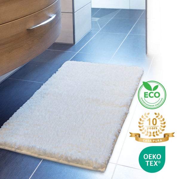 Weisse Badematte im Badezimmer mit ECO Siegel, 10 Jahre Garantie und OEKO-TEX Siegel