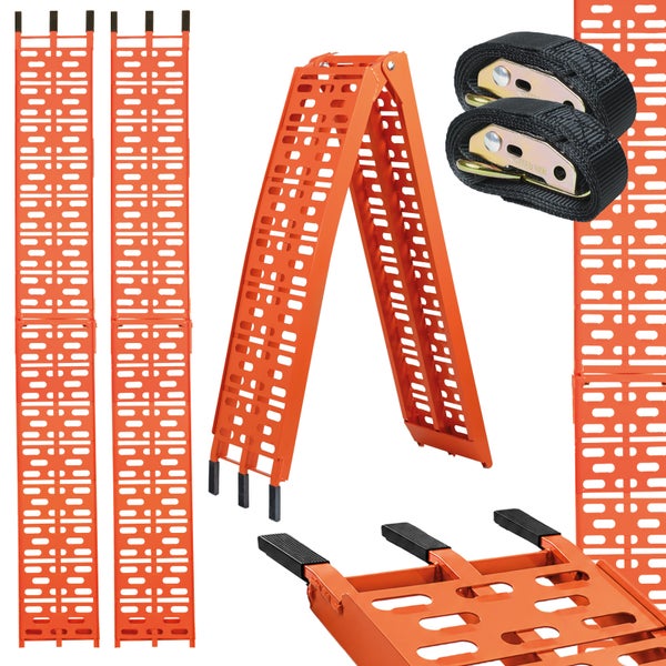 Set aus zwei orangefarbenen, klappbaren Auffahrrampen aus Metall mit rutschfester Oberfläche und zwei schwarzen Spanngurten.
