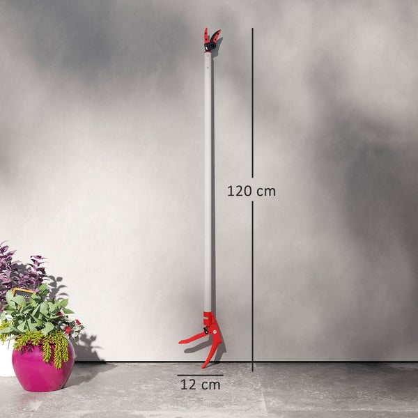 Gartenschere mit einer Länge von 120 cm und einer Schnittstärke von 12 cm.