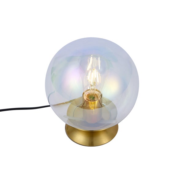 Moderne Tischleuchte mit einer irisierenden Glaskugel, einem goldfarbenen Metallsockel und einem sichtbaren Filament-Leuchtmittel.
