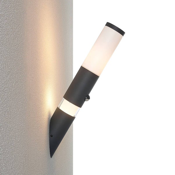 Lindby Wandleuchte außen Okari mit Bewegungsmelder (spritzwassergeschützt (Modern) in Schwarz aus Aluminium (1 flammig, E27) - Wandlampe für Außenwand/Hauswand Haus Terrasse und Balkon