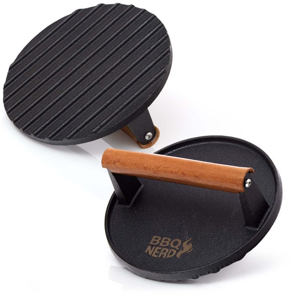 BBQ Nerd© Fleischpresse aus Gusseisen mit Holzgriff - 18 cm rund | Fleischbeschwerer Burgereisen Grillpresse | Grillgewicht für BBQ Fleisch, Burger Patties, Bacon, Käse, Sandwiches etc.