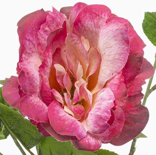 Künstliche Rose aus Textilmaterial mit detailreichen Blütenblättern und grünen Blättern.