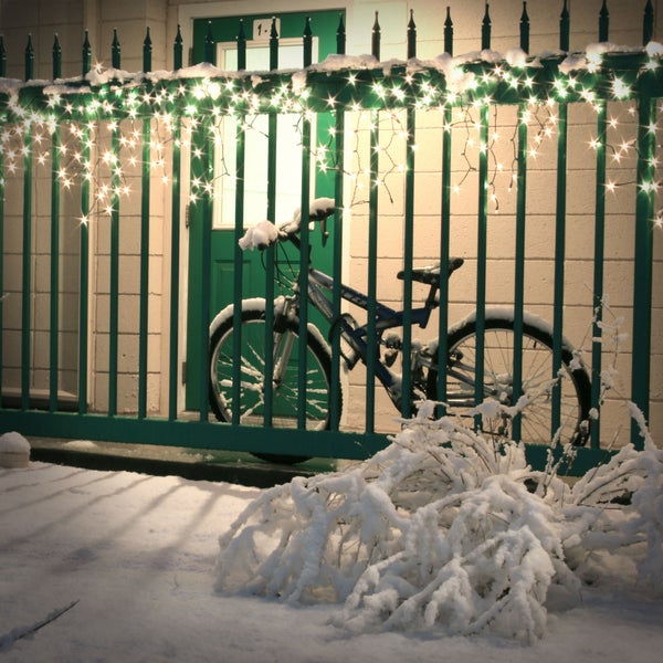ECD Germany LED Lichtervorhang 3m 90 Warmweiße LEDs, Eiszapfen Lichterkette LED Lichterkettenvorhang Weihnachten Eisregen Vorhang, IP44 Wasserdicht, Innen/Außen, Weihnachtsbeleuchtung Weihnachtsdeko