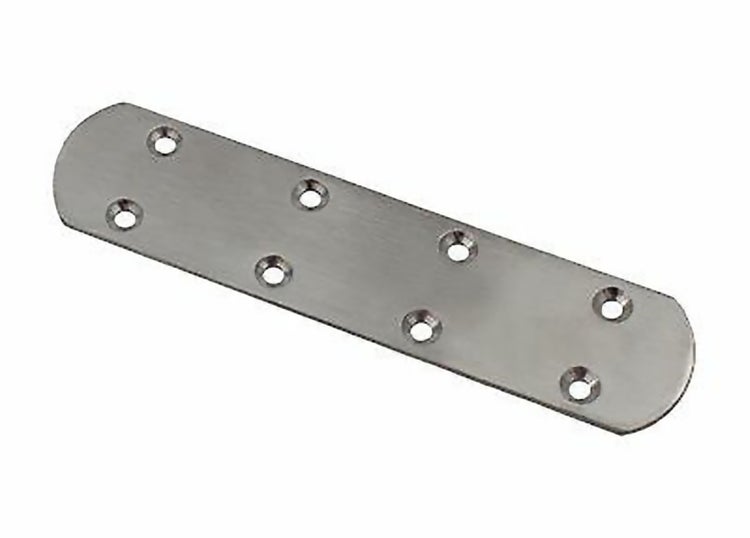 Metallverbinder mit Befestigungslöchern