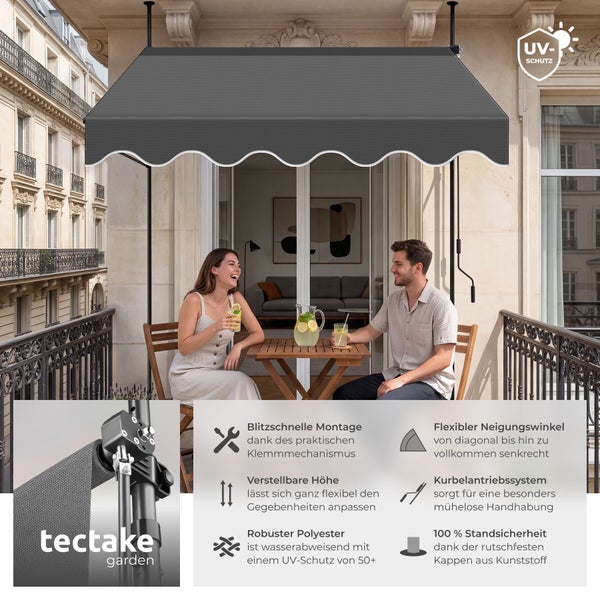 Graue Klemmmarkise auf einem Balkon, zwei Personen an einem Tisch, wasserabweisendes Polyester mit UV-Schutz 50 plus, tectake garden Logo.