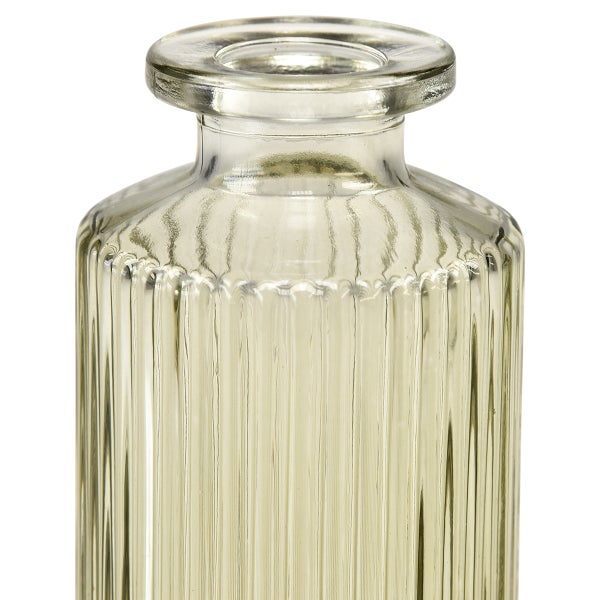 Vase aus Glas mit Riffelstruktur, engem Hals und flachem Rand.