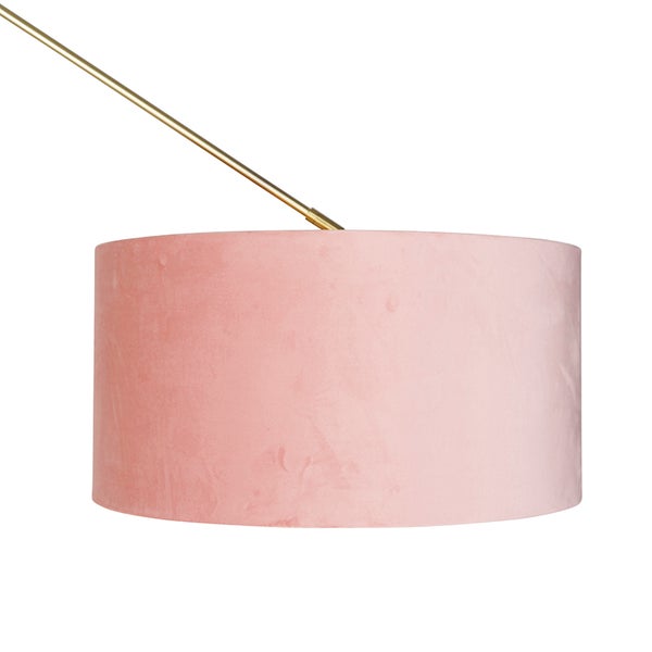 Zylindrischer Lampenschirm aus rosa Samt mit einem goldfarbenen Metallstab.
