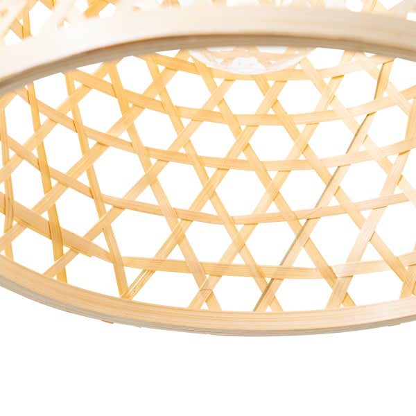 Detailansicht einer Lampe aus Bambusgeflecht
