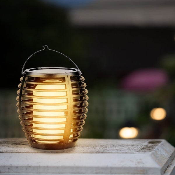Dekorative Solarleuchte im Laternen Design mit Tragegriff