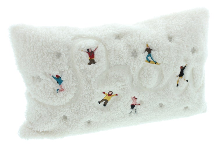 Weiches Kissen mit Wintermotiv und Stickerei von Wintersportlern
