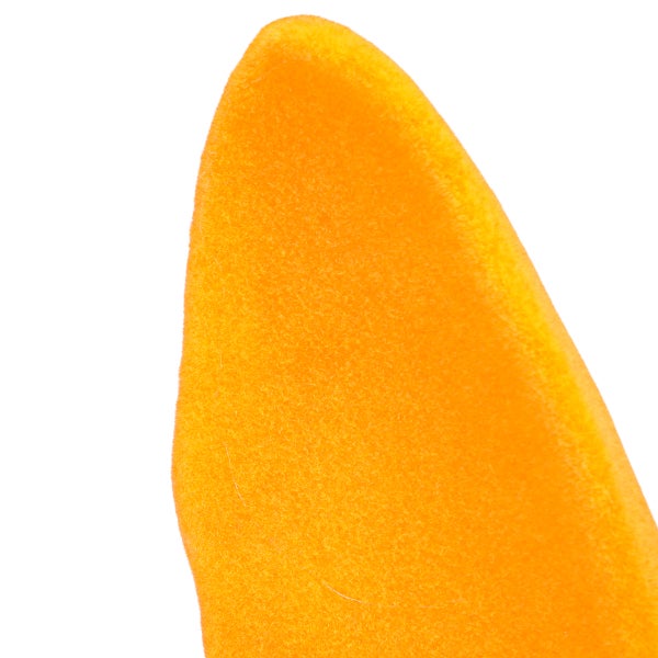 Nahaufnahme eines orangefarbenen Stoffstücks