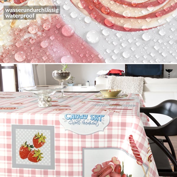 Wasserdichte Tischdecke mit Erdbeermotiv auf einem Tisch