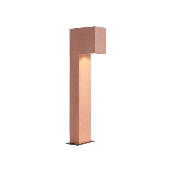 Moderne Sockelleuchte aus Beton in L-Form mit integrierter LED Beleuchtung für den Außenbereich