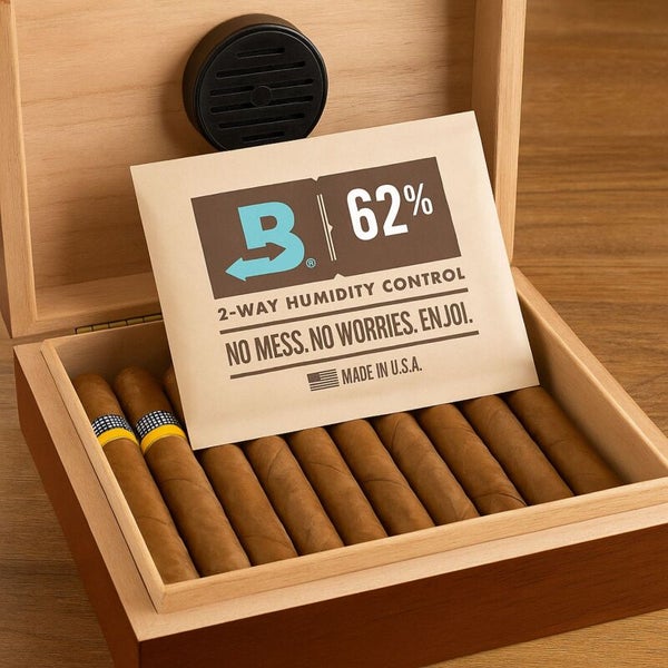 Boveda 2-Wege-Feuchtigkeitskontrolle 62 Prozent in einem Humidor aus Holz mit Zigarren.