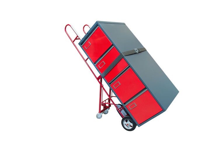 Möbeltransportkarre mit einem Schubladenschrank