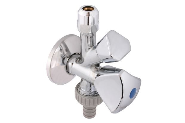 Kombi-Eckventil aus verchromtem Metall mit zwei Griffen und Wandrosette.
