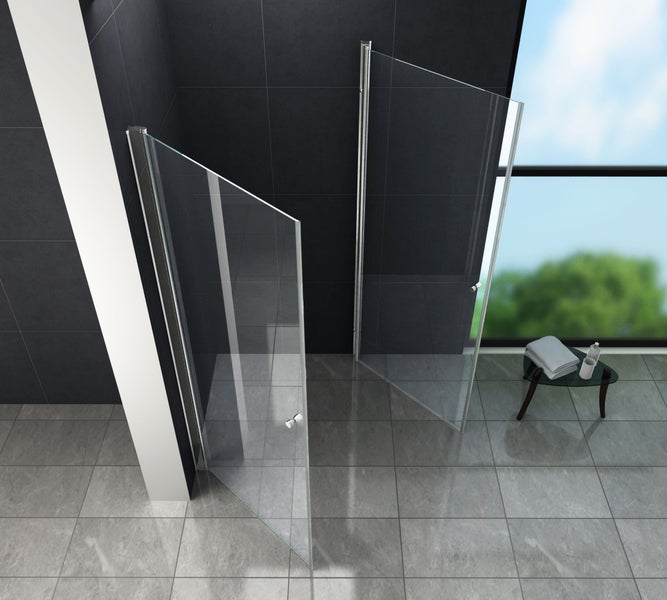 Begehbare Duschkabine aus Glas im Badezimmer