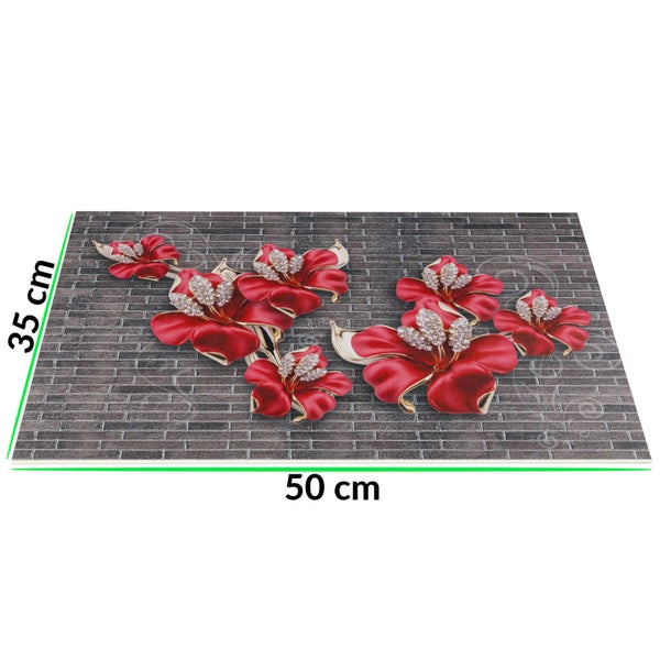 Küchenrückwand mit Ziegelmotiv und roten Blumen, 50 mal 35 Zentimeter.